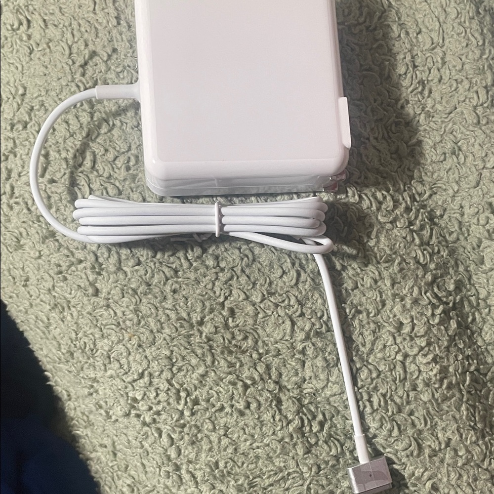 Apple White Charging Adapter with Cable